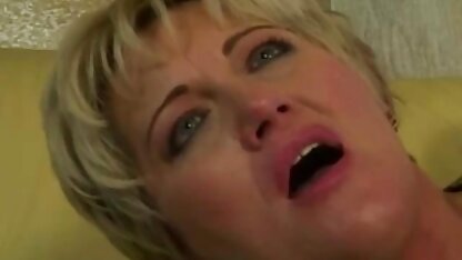 Un homme a déchiré la brune aux gros seins dur et sa jolie petite amie porno romantique hd