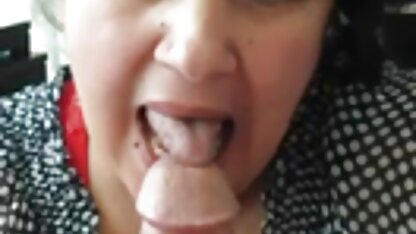 La beauté de la film porno hd complet magie dans l'huile reçoit le jeton pour son apparence