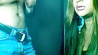 Sweet Alice caresse doucement son vagin filme erotic hd du bout des doigts