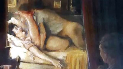 Élever une fille porno anl hd en jupe pour une fellation.