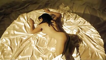 Magnifique chatte film porno hq écartant les jambes et se caressant
