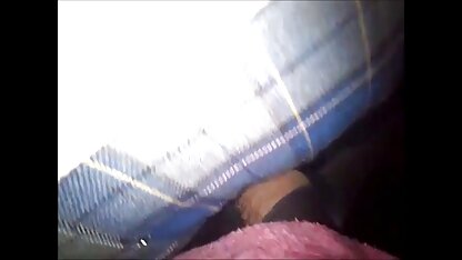 Pute avec de gros seins Doigté star du porno hd vagin dans
