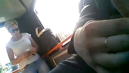 La mariée ayant des relations sexuelles avec le porno vf complet chauffeur de taxi.