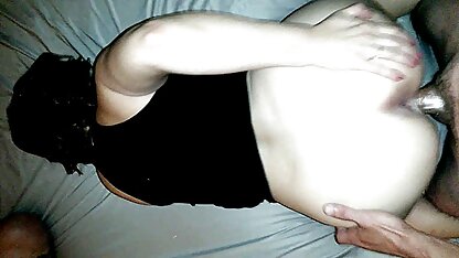République tchèque avec des seins moyens portant un strapon et baise copain dans la bouche et le cul filme online pono