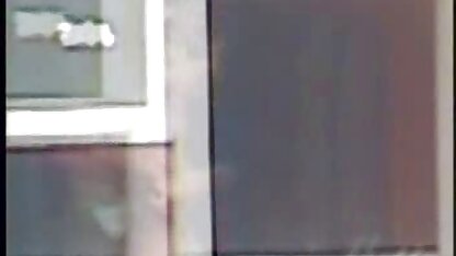 Blonde en short donne une filmeporno xxxl pipe pov