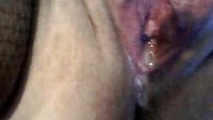 Le type de barbu sérieux ne laissant pas les membres à sa fille. lingerie porno hd