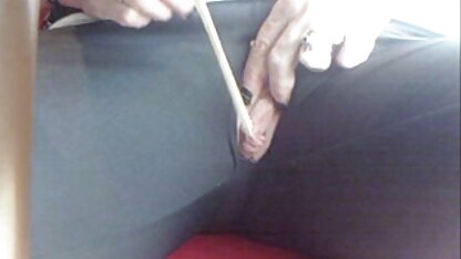 Nu en film porno stream complet bas noirs taquine le clito devant la webcam