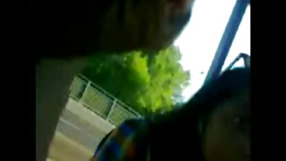 La peau foncée lesbiennes serrant porno pied hd la chatte poilue d'une femme enceinte