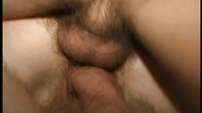 La Masturbation s'inquiète de frapper hd sex gratuit le vagin et l'anus avec des jouets sexuels