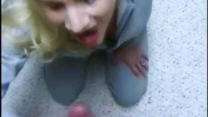 Les filles à plat nu ensemble au service film streaming hd porno horny macho