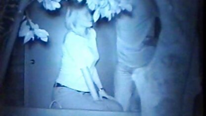 Grand-père a donné sucer phallus et baise jeune blonde sur porno hd machine un yacht