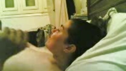 Jeune maîtresse vigoureusement doigté putain de mec avec un masturbateur film porno hd en francais