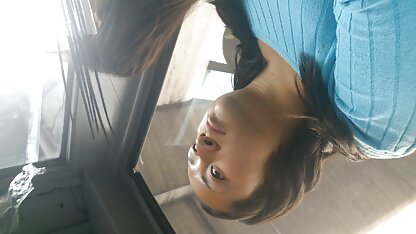 Les étudiants se sont déshabillés dans le bus pour quelques vr hd porno dollars.