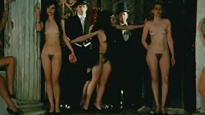 Deux belle femme allemande baisée filmeporno gratis online par un mec dans le cul